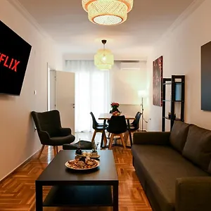thessaloniki-center-deluxe-apartment.hotels-of-thessaloniki.com/